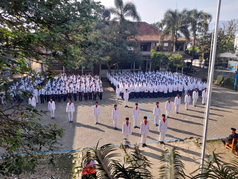 Kegiatan santri Pesantren Pagelaran 3